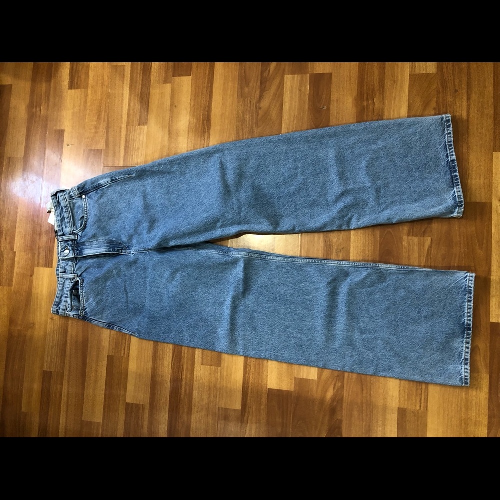ZARA highwaised mom fit jeans NO RIPS!